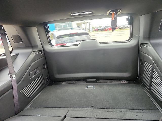 2026 GMC Yukon Denali Ultimate - Photo 8