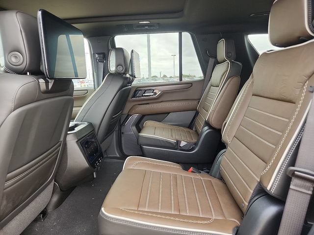 2026 GMC Yukon Denali Ultimate - Photo 9
