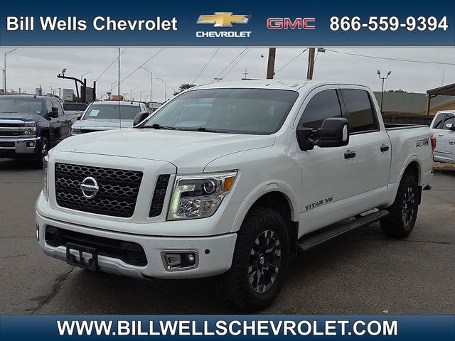 2018 Nissan Titan PRO-4X 4X4 Crew Cab's photo