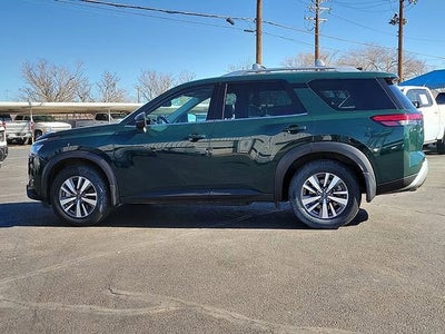 2022 Nissan Pathfinder SL