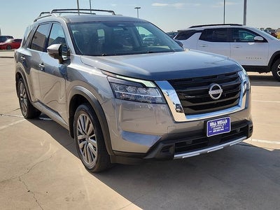 2024 Nissan Pathfinder SL